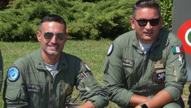 Piloti morti a Guidonia, ecco chi erano Giuseppe Cipriano e Marco Meneghello. Lo scatto poco prima dell'ultimo volo 