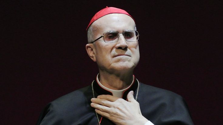 E Bertone rivela: “I lavori nell’attico concordati con il Papa”