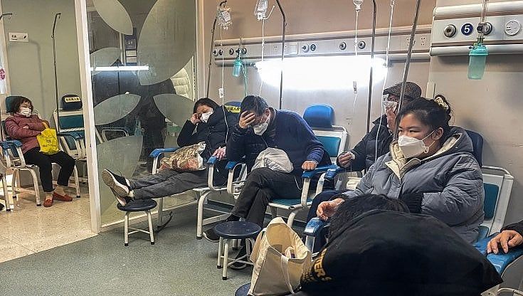 La Cina smette di pubblicare i dati sul Covid. Gli scienziati: "C'è il rischio che nascano nuove varianti"