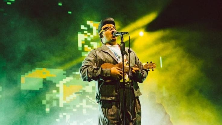 TonyPitony infiamma Roma: sboccato, acclamato, anche un po’ punk