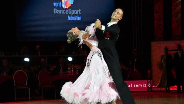 Danza sotto inchiesta: avvisi di garanzia, perquisizioni e sequestri