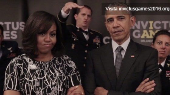 Obama, i reali britannici, il "boom" e il "mic drop". Ma cosa vuol dire?
