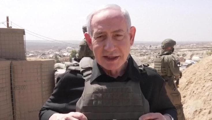 Netanyahu entra a Gaza: "Controlliamo il 60 percento della Striscia. Completare il disarmo di Hamas"