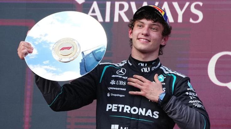 F1 Gp Australia, pagelle: fulmine Mercedes, Leclerc da 8. Verstappen fenomeno, Piastri ridicolo