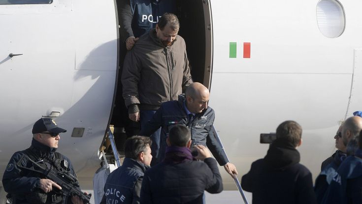 I silenzi e i distinguo degli scrittori che firmarono l’appello per Cesare Battisti