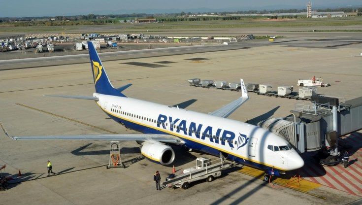 Sciopero di 4 ore, voli cancellati: sarà una domenica difficile per gli aeroporti toscani