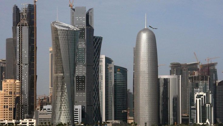 Moschee, navi, raffinerie: i dieci anni di business che legano Qatar e Sicilia