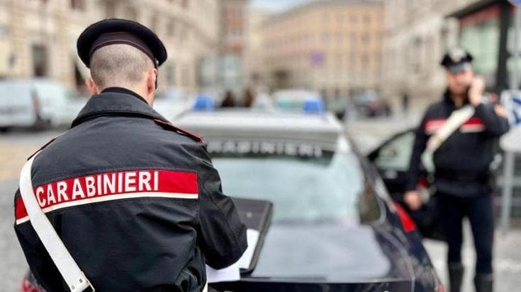 Cinecittà, entra nella sede dell’Inps e prova a darsi fuoco: “Voglio gli arretrati della pensione”