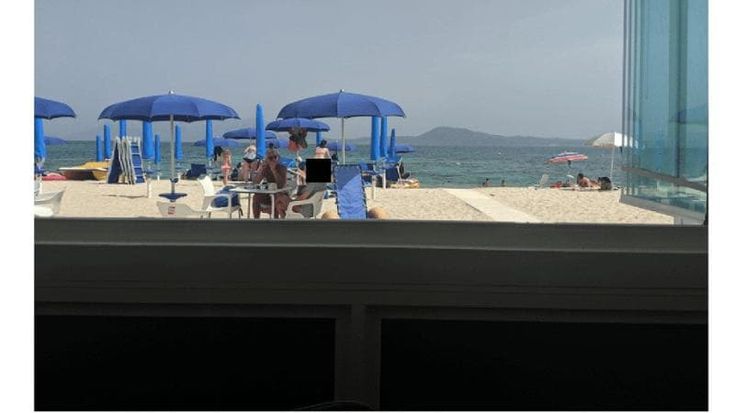 Epstein in Costa Smeralda, quei contatti con Briatore: “Festeggiamo al Billionaire”