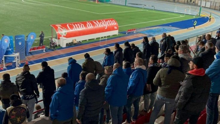 Calcio, insulti sessisti contro la speaker del Barletta: squadra e tifosi ospiti chiedono scusa