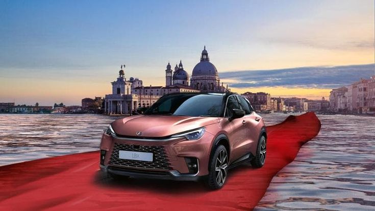 Mostra del cinema di Venezia, le star arrivano con la Lexus