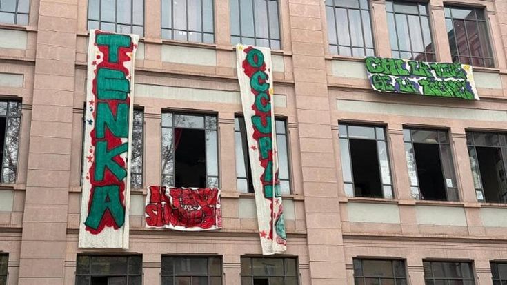 Occupato il liceo Tenca, è il nono istituto del 2026. Gli studenti: “Nostra scuola abbandonata”