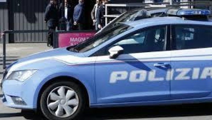 Napoli, la Polizia trova un fucile d'assalto della Nato in una roccaforte del clan Contini