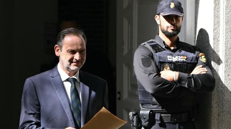 In Spagna condannato a 24 anni Ábalos, ex ministro e braccio destro di Pedro Sánchez