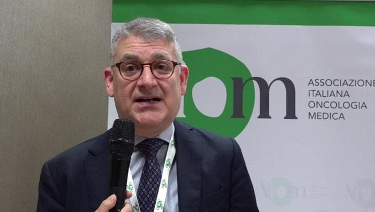 Intelligenza artificiale e ricerca scientifica, Aiom: "Così ci aiuterà ad accelerare l'innovazione"