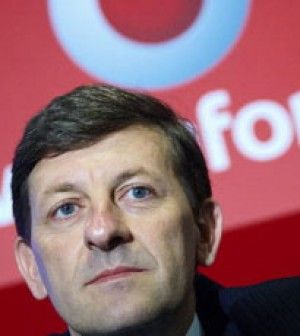 La crisi dell'Europa pesa su Vodafone.In Italia ricavi in calo del 16,6 per cento