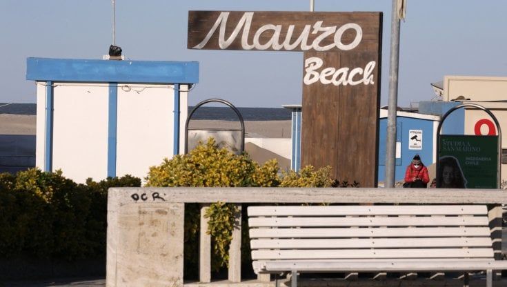 Turismo, Bonaccini: "No alle isole Covid free, niente privilegi a discapito di altre spiagge"