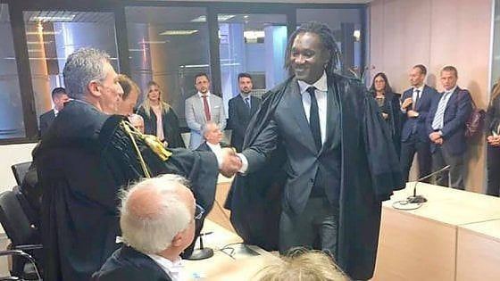 Napoli, eletto primo immigrato nell'ordine degli avvocati: "Segno importante per il Paese"