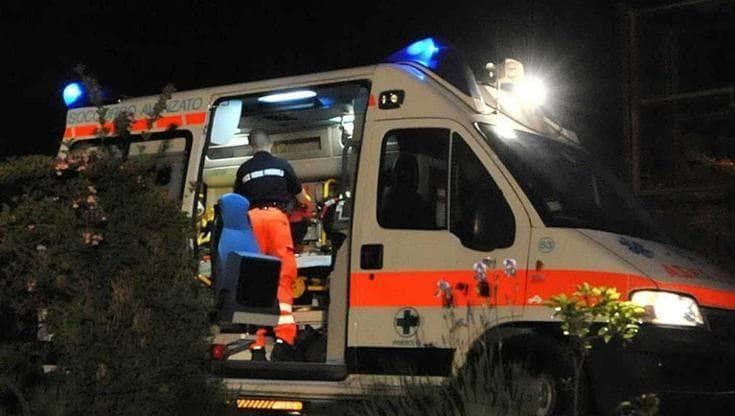 Bari, infermiere del 118 picchiato dal padre di un ragazzo che stava soccorrendo: “Ora ho paura”