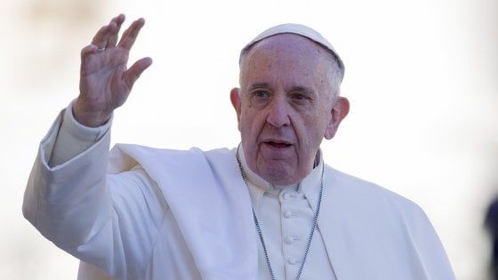 Roma, il Papa incontra sette famiglie formate da giovani ex sacerdoti