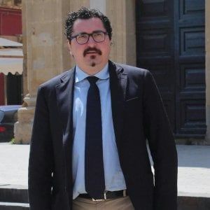 Falso, a giudizio a Siracusa l'ex deputato Coltraro