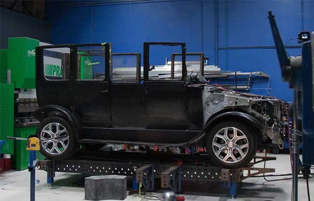 Re-Model A, Mitsubishi festeggia i suoi 100 anni