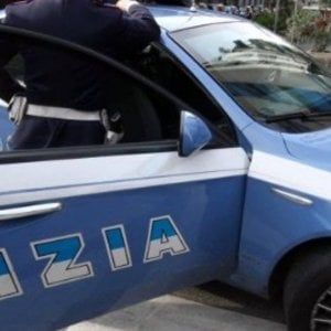 La polizia all'assessorato Attività produttive. Presi atti della gestione Vancheri e Lo Bello