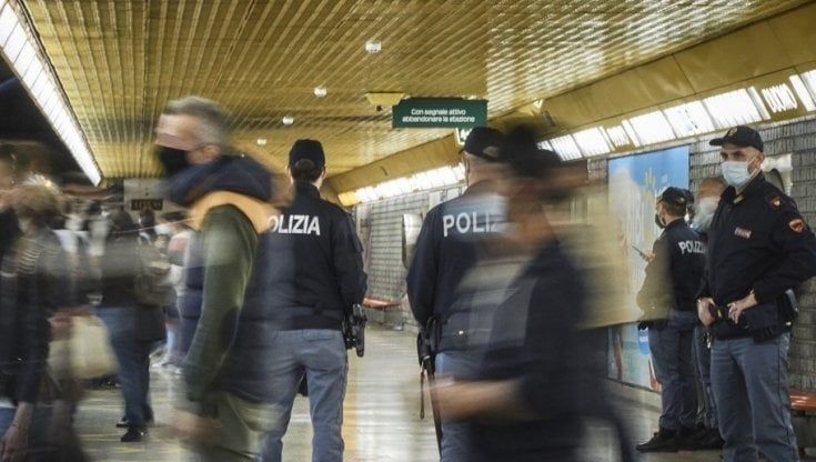 Milano, divieto di accesso al boschetto della droga e al metrò per 35 persone