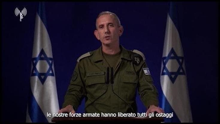 Ostaggi liberati, il portavoce militare israeliano: "Operazione nel cuore di Gaza, sotto il fuoco nemico"
