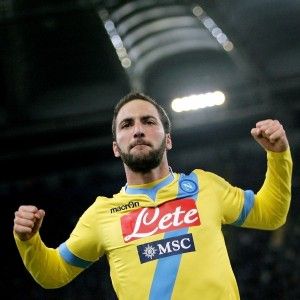Napoli, Benitez punta sull'effetto Higuain per la 'remuntada'
