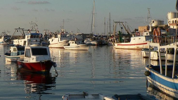 Sos aumento dei carburanti della marineria di Lampedusa: “Pronti a consegnare le licenze”
