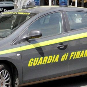 Pirateria, arrestati due imprenditori toscani