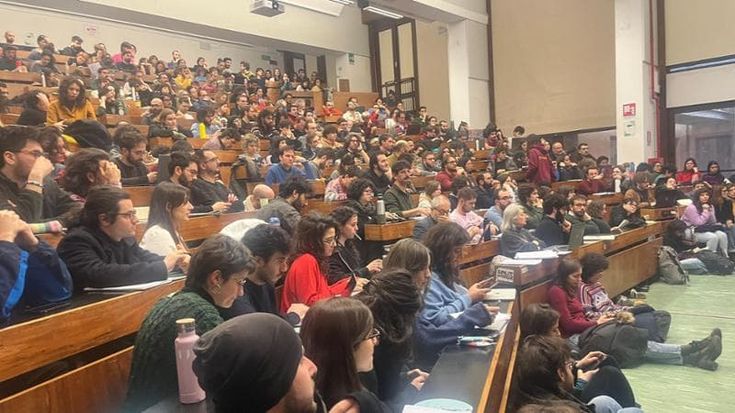 Ricercatori da tutta Italia riuniti a Bologna contro la riforma Bernini: “Fermatela”