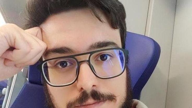 Il geometra: “L’ultima proposta è la più indecente: 300 euro al mese e pulizie a fine turno”
