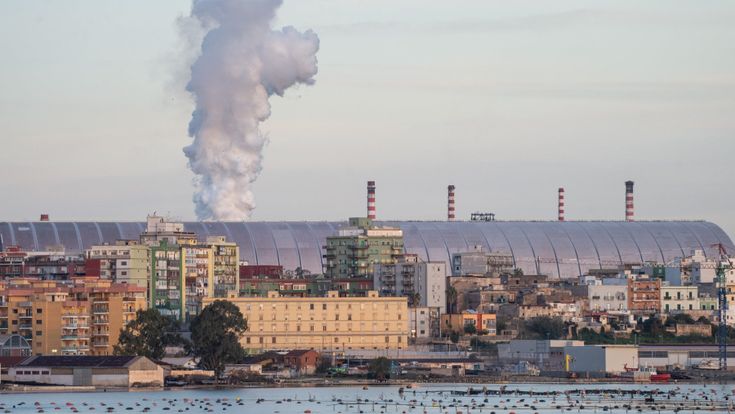 Conte a Taranto, Ilva senza pace. Battute finali per la trattativa sull'ingresso dello Stato