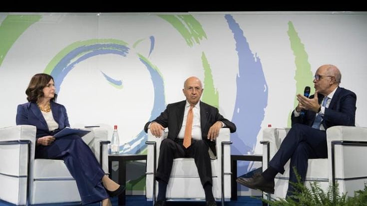 Italiani sempre meno formiche. Giù le azioni, balzo del mattone