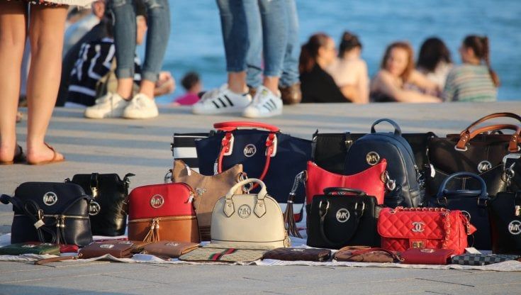 Le importazioni in Ue di merci contraffatte e piratate vale 119 miliardi di euro