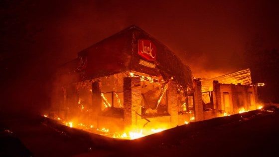 Incendi in California, il bilancio sale a 25  morti 