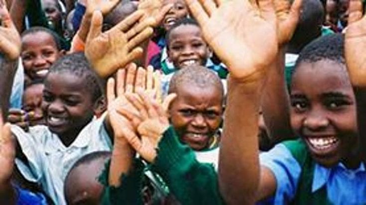 Cooperazione, quel modo di stare al mondo del sistema umanitario italiano: i 10 anni dell’AICS