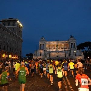 Due cortei e la processione del Corpus Domini a Roma. Le deviazioni delle linee dei bus 