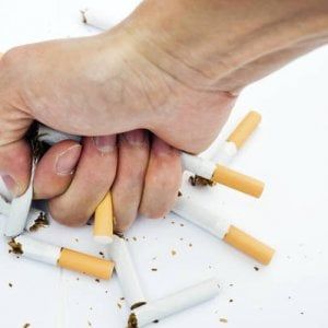 Smettere di fumare allunga la vita sempre, anche con un tumore al polmone  