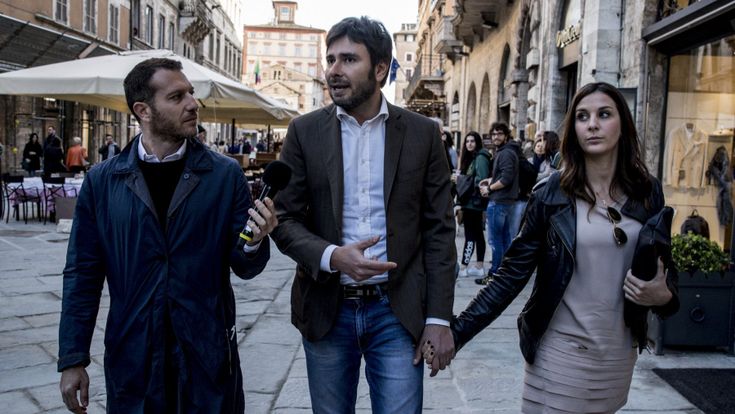 I grillini e la rottura del tabù Berlusconi:  “Così ci vengono a prendere sotto casa” 