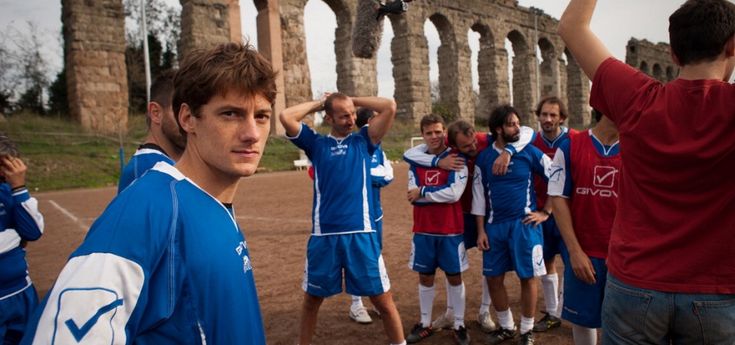 "Tre tocchi", gli attori-calciatori di Marco Risi. "Con loro racconto l'altra faccia del cinema"
