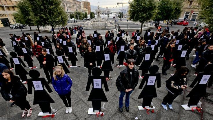 Braccialetti ai violenti e tempi più serrati: il piano del governo contro i femminicidi