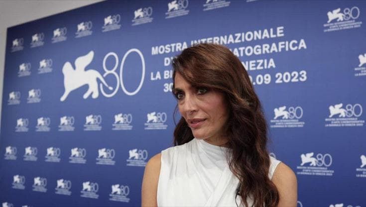 Caterina Murino, la madrina della Mostra di Venezia: "Nel mio discorso l'importanza del cinema e quanto ci può aiutare"