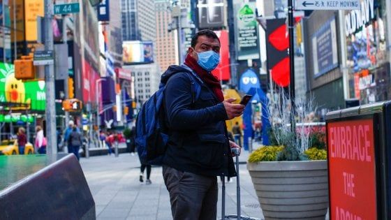 Coronavirus, sindaco di New York mobilita Guardia nazionale nel focolaio. Cuomo: "Questione di vita o di morte"