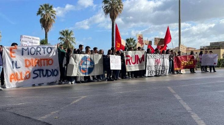 Borse di studio, neanche un euro nella Finanziaria siciliana. Gli studenti: “Nessuna garanzia per i nostri diritti”