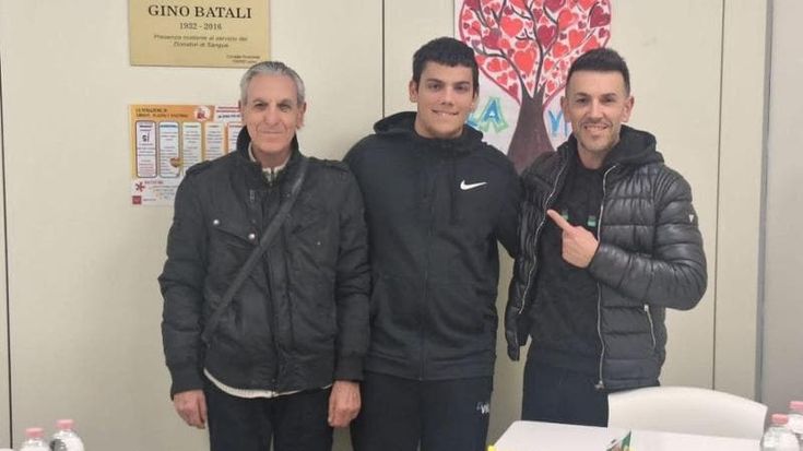 Lucca, tre generazioni di solidarietà: nonno, padre e figlio vanno a donare il sangue insieme