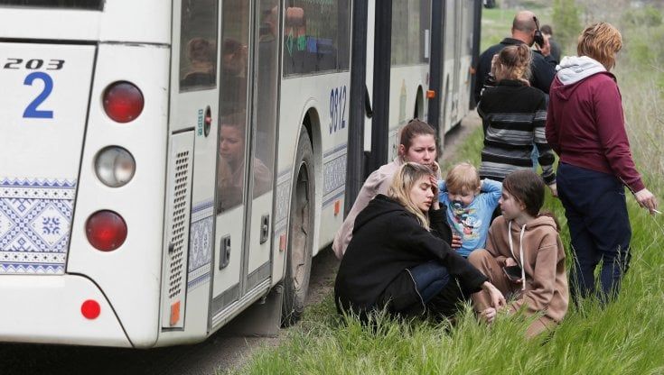 "Due mesi di tenebre". Via dall’acciaieria, ma a Zaporizhzhia l’odissea non è finita