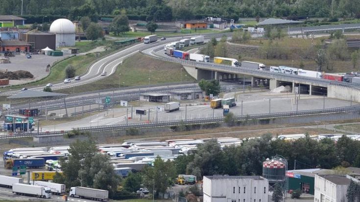 C’è l’intesa Italia-Francia per non chiudere il traforo del Bianco e riaprire il Frejus